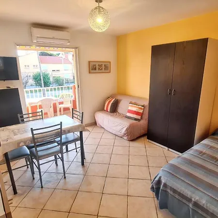 Confortable A 22 M² + Terrasse C Hyères